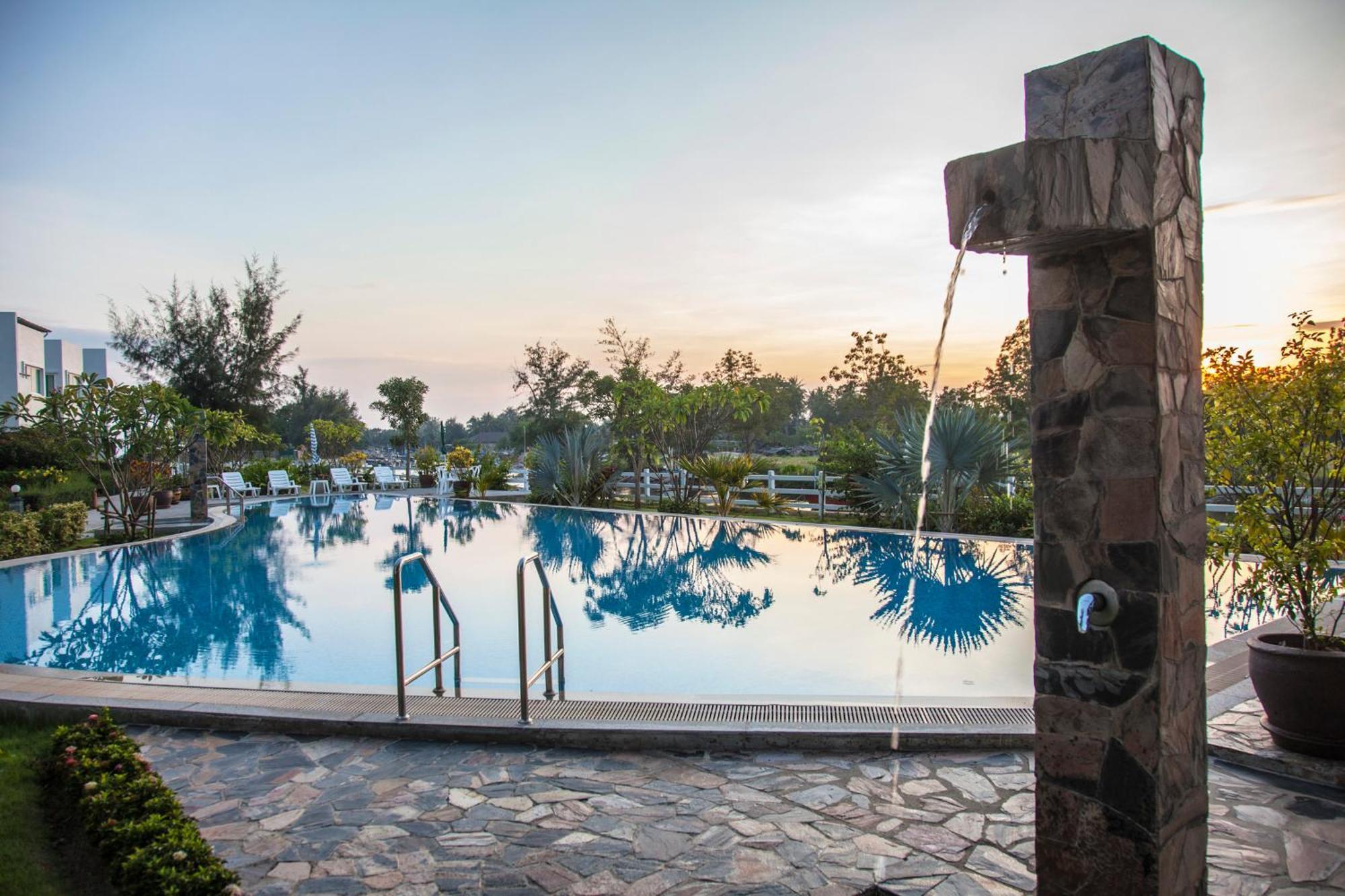 Absolute Beachfront Villa Ban Huai Yang Exterior photo